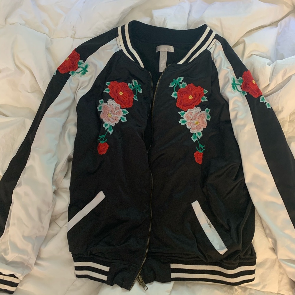 embroidered floral jacket ❤️